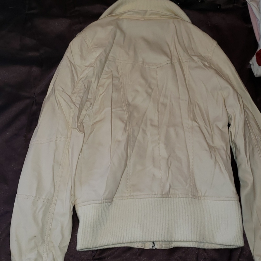 Cream colored jacket - Picture 4 of 5